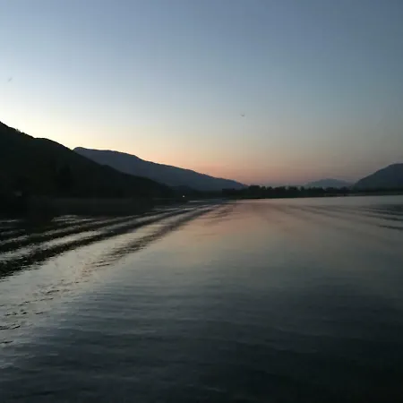 Maison Les Pieds Dans L'eau Hébergement de vacances