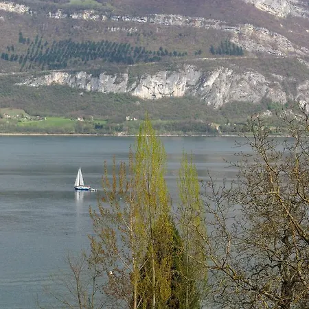 Hébergement de vacances Maison Les Pieds Dans L'eau